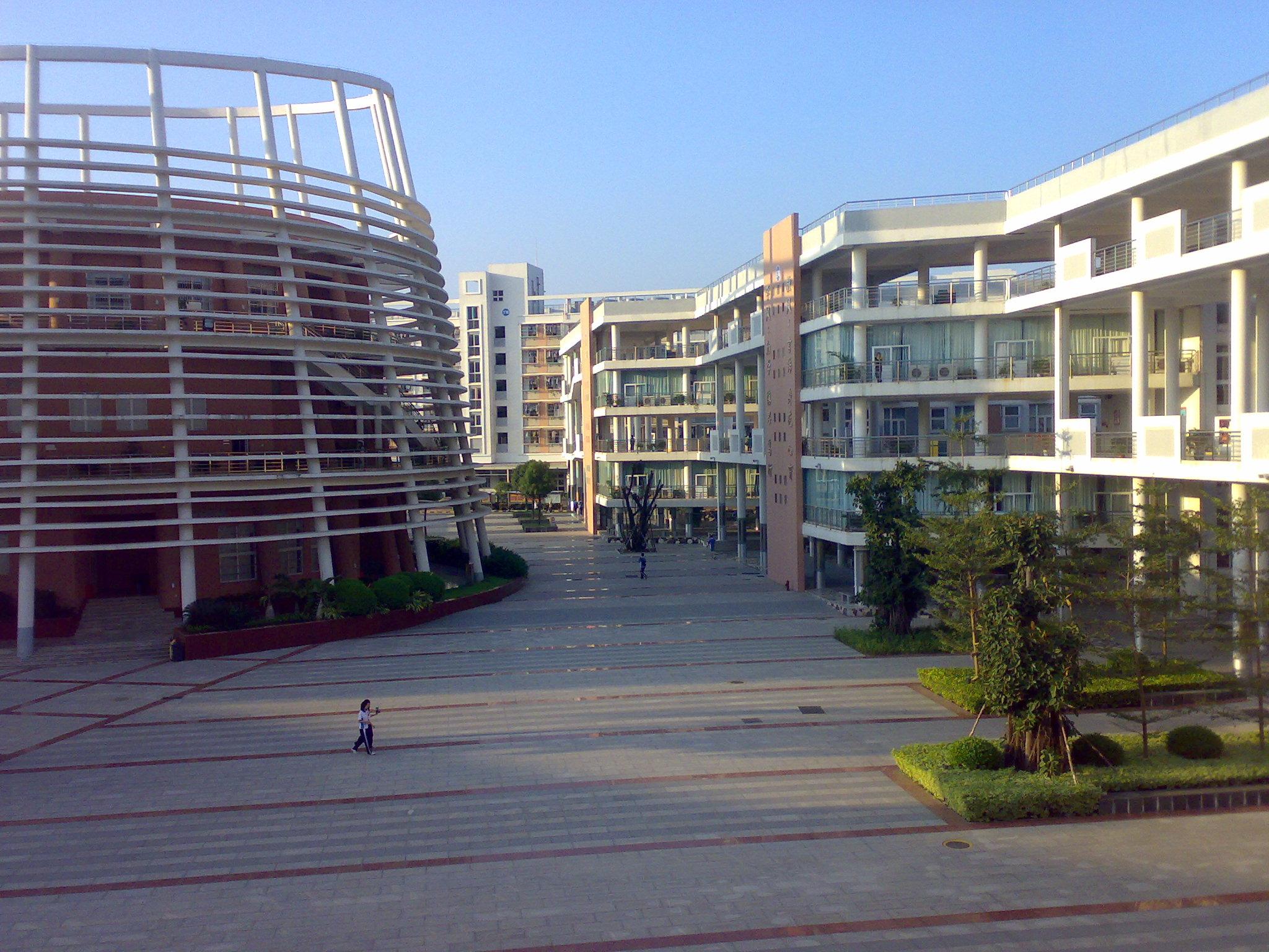 在深圳教苑中学读书是一种什么样的体验? - 章