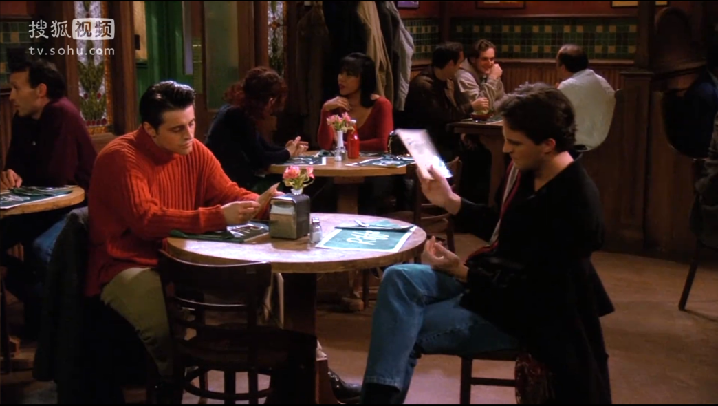 老友记彩蛋joey和phoebe地下情门后小白板专题丑裸男露过面