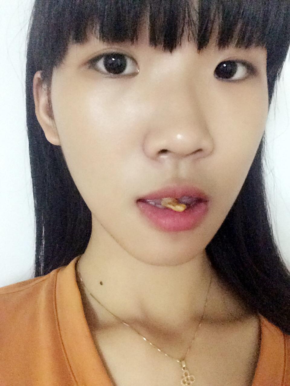 眼睛小的女生丑吗? - 知乎