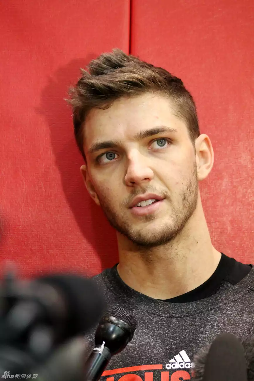 历史和现役NBA长得很帅的的球员有哪些? - 抠