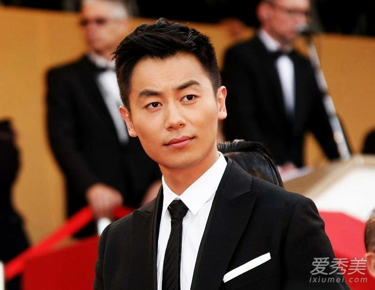 中国现在演技上佳的年轻男演员有哪些?