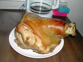 项羽给樊哙吃的生彘肩就是没熟的猪腿么?