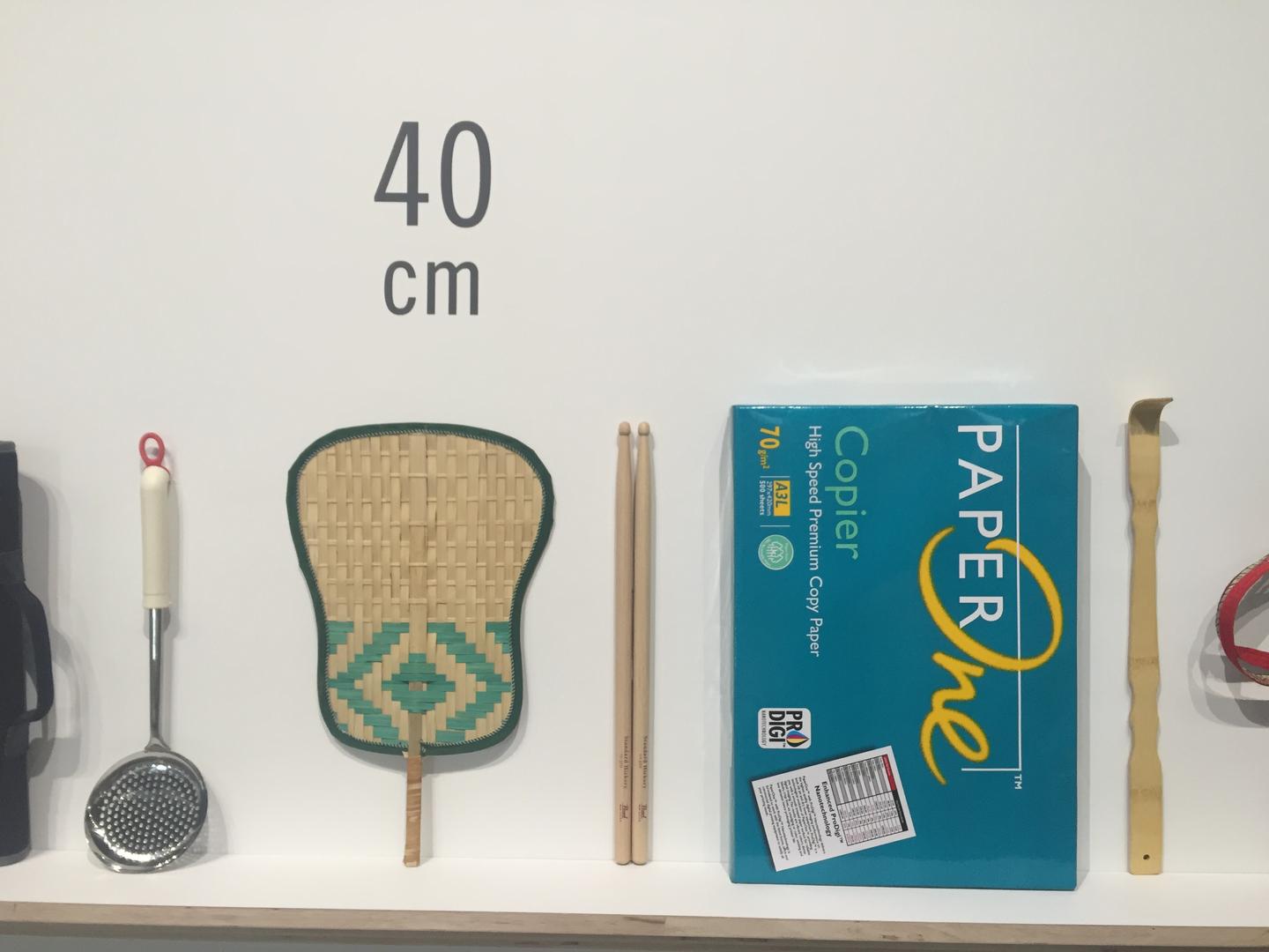 一群日本设计师用硬币、胶水、铁锅、苍蝇拍……做了一个令人惊叹的展览- 知乎