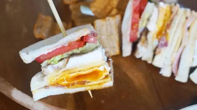 怎样才能学会做三明治 78f4049c6a32e40a4fef1540c53df792_r.jpg