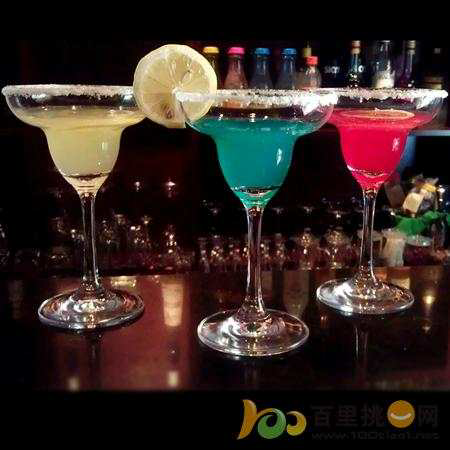 鸡尾酒是怎么出现的 7dc28c5e7512977cf2473f73de492caf_r.jpg