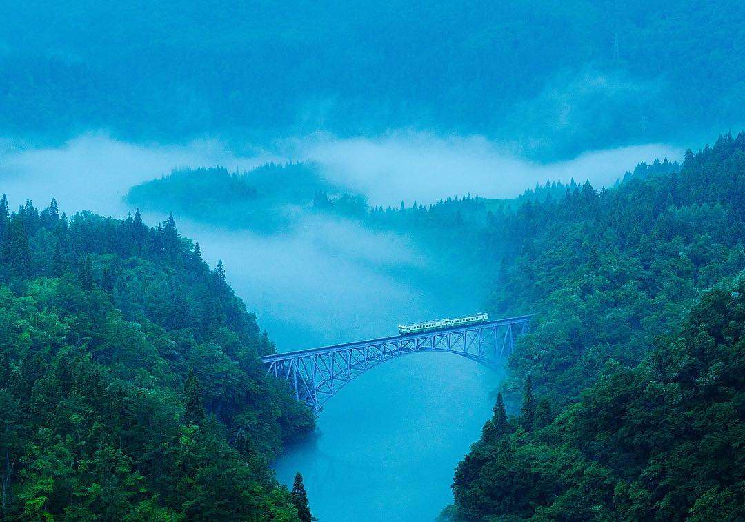 倾情推荐十条日本绝景铁道 知乎