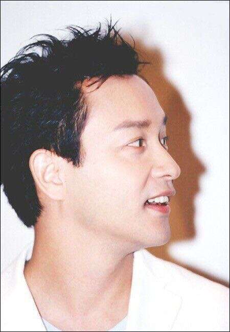 张国荣有哪张照片或哪件事让你觉得很意外?