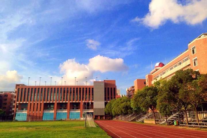 在深大附中就读是怎样的一番体验