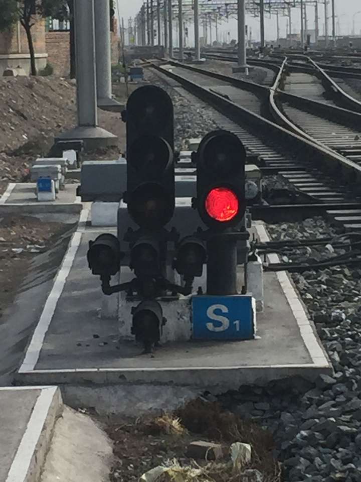 火车司机是怎么判断路线的? - 知乎