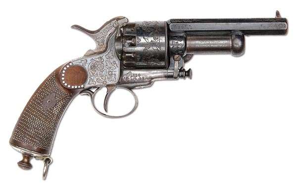 美剧西部世界里黑衣人用的转轮枪是什么枪