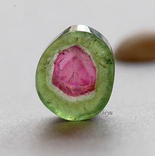 西瓜水晶和西瓜碧玺是一种东西吗?