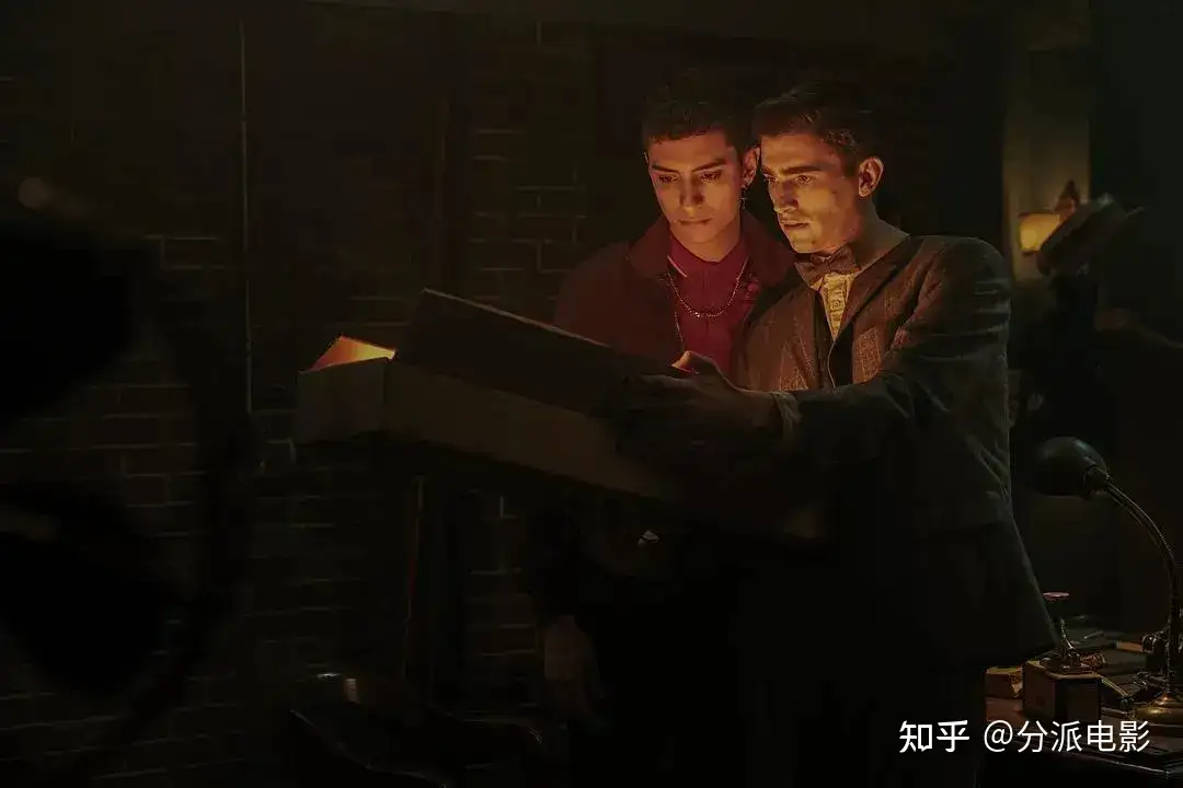 《死亡男孩侦探社》网飞再放大招,这部王牌美剧爽炸天