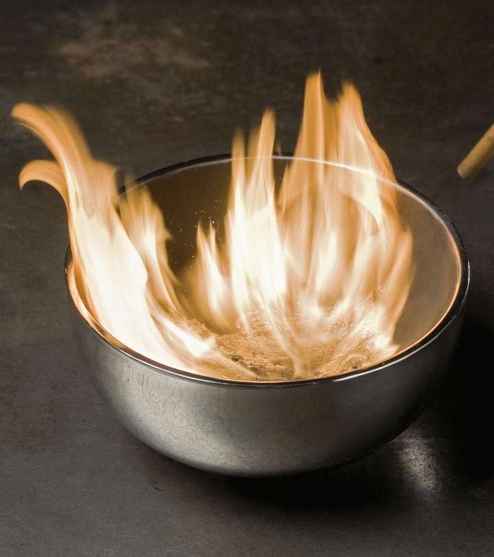 白磷在氧气中会迅速自燃并剧烈燃烧,直到隔绝氧气.摄入 0.