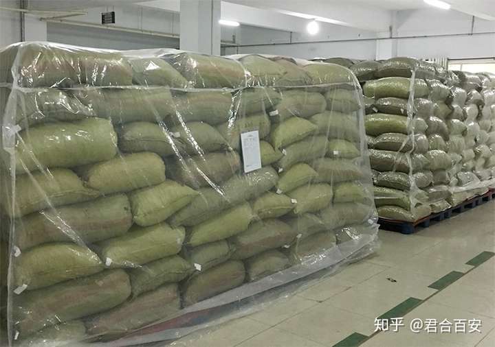 中药材仓库垛位水分的变化