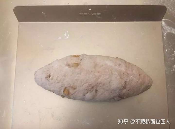 当下火爆的软欧包,跟甜面包有什么区别?