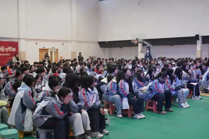 浙江省广播电视中等专业学校元旦专场演出!(图2) 浙江省广播电视中等专业学校元旦专场演出!(图2)