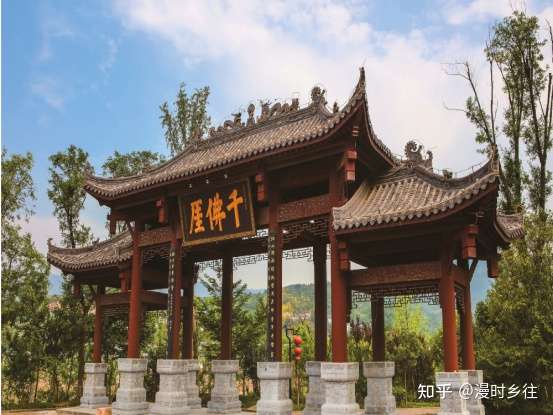 介绍: 千佛崖风景区位于平谷黄松峪乡飞龙谷境内.