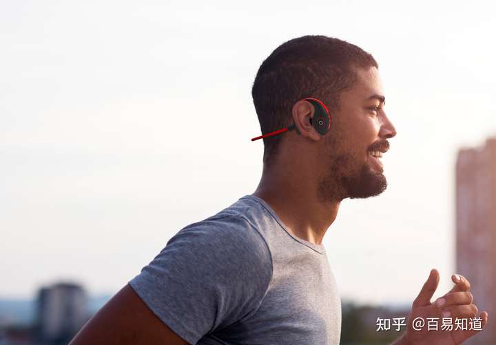 跑步戴airpods还是骨传导耳机好?