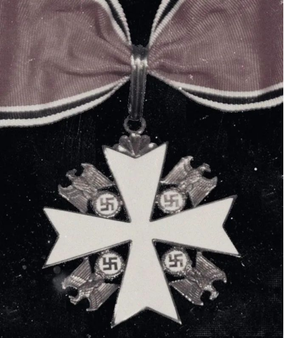 德意志雄鹰勋章。