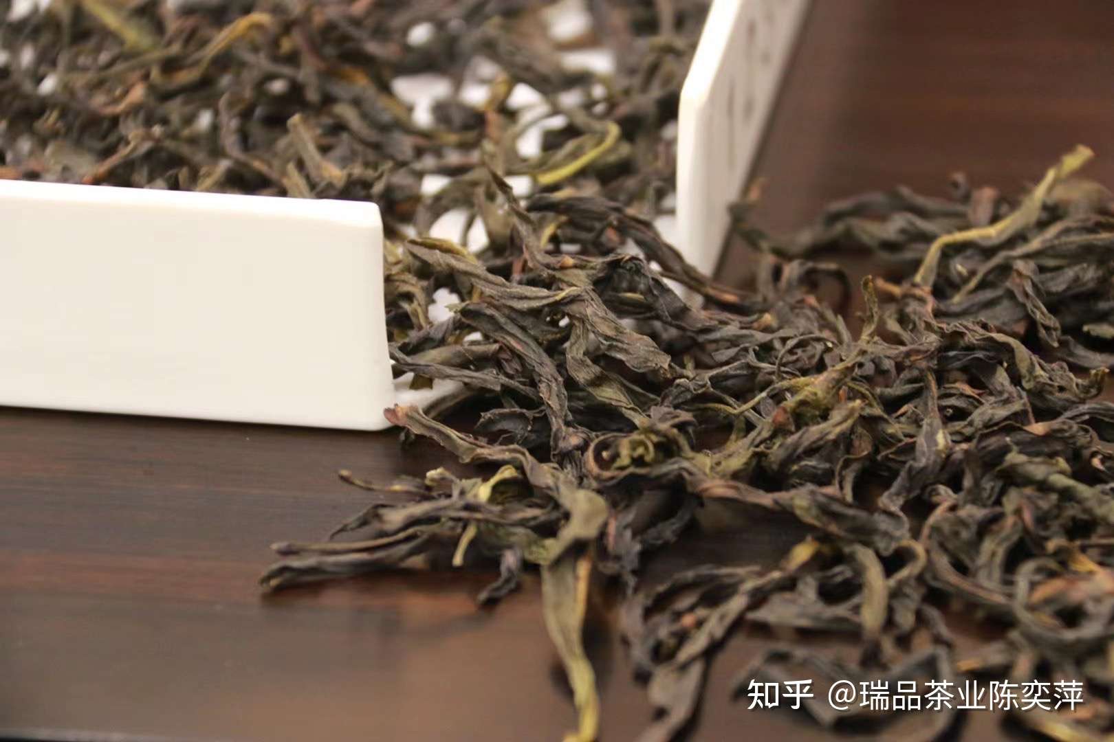 瑞品茶業陳奕萍 的想法: 雪片八仙老樅茶 蘭香味十足 入口甘甜爽口