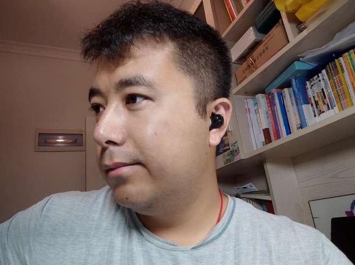 价格200左右的真无线蓝牙耳机，这款算是佼佼者