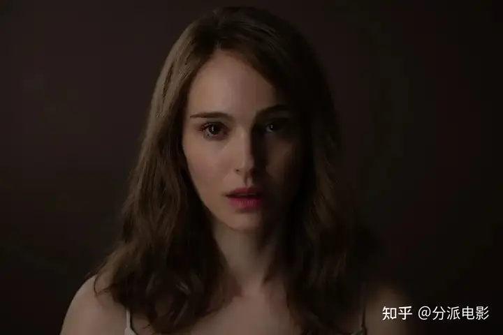 《五月十二月》爆炸性丑闻!女神双双入局演禁片?