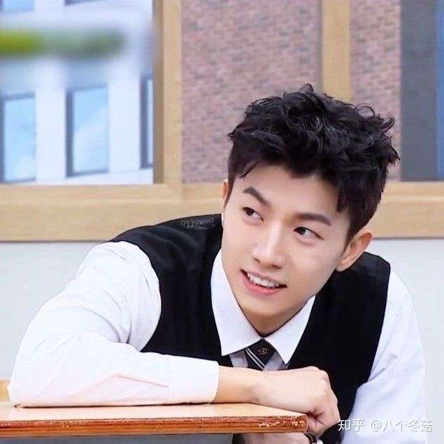 有哪些下垂眼好看的男星