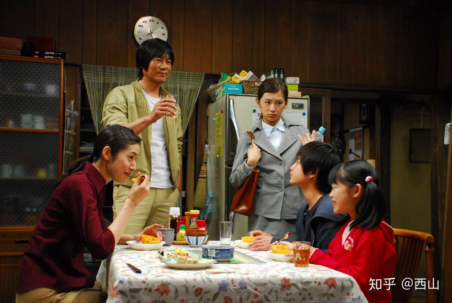 南方大作战 一部日版的 逃离北上广 却一半是海水 一半是火焰 知乎