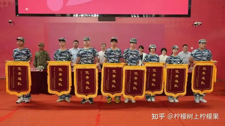 【活力校园】向阳而生行且远 肩负轻风共凌云 | 建筑装饰技术/幼儿保育2502班级风采展！(图3)
