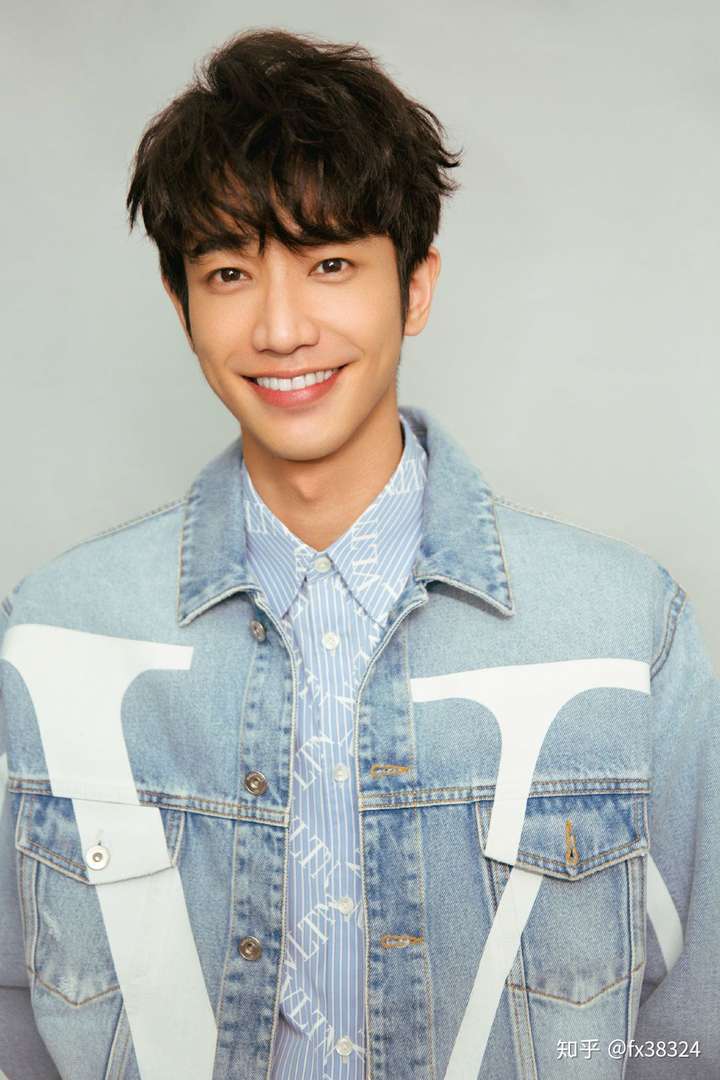 怎样评价刘以豪的长相