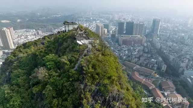 广西一座山因张馨予打卡成网红（广西65座大山被连夜炸平） 第14张