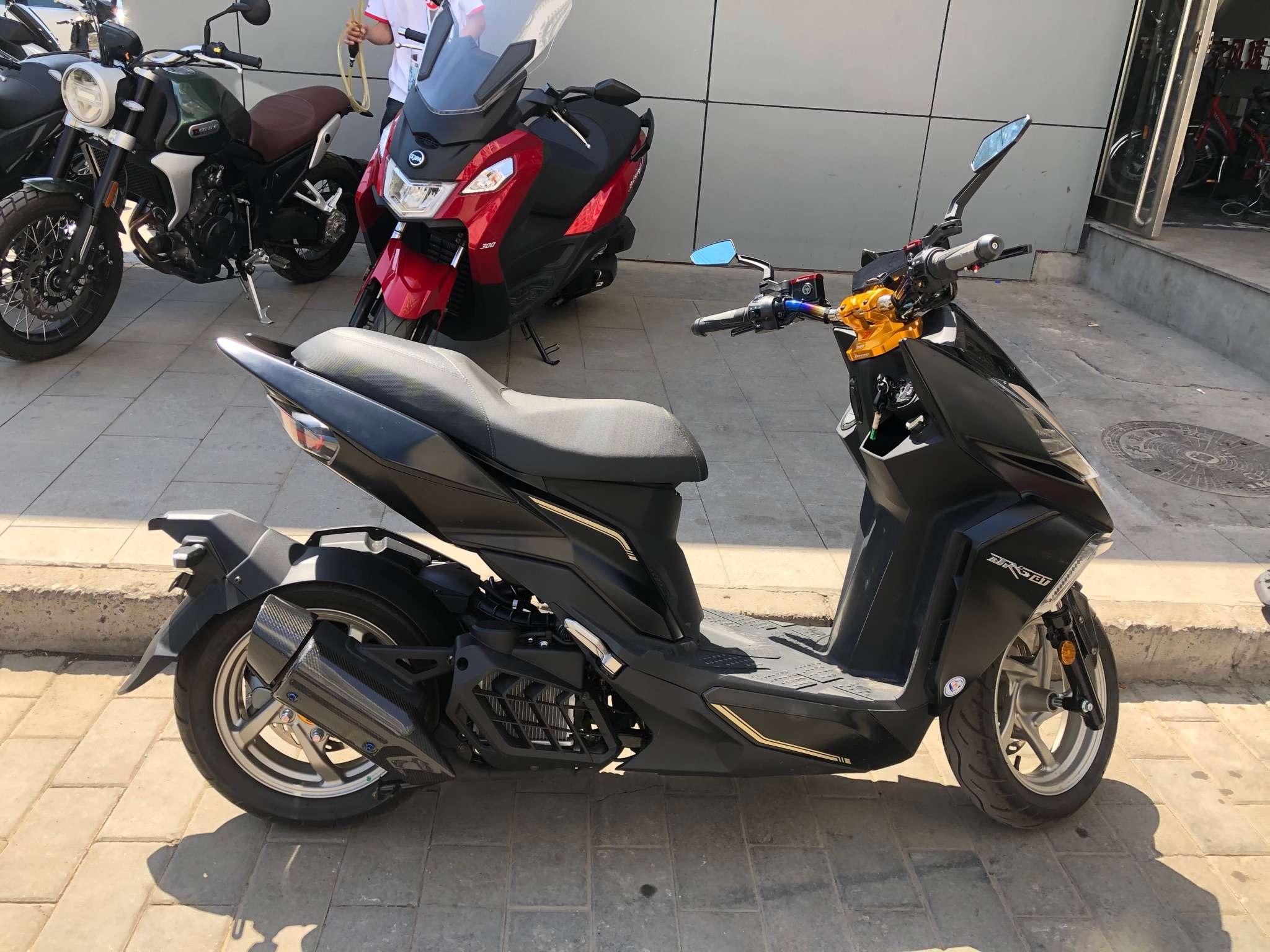 简单试驾了一个踏板车drg158很好骑