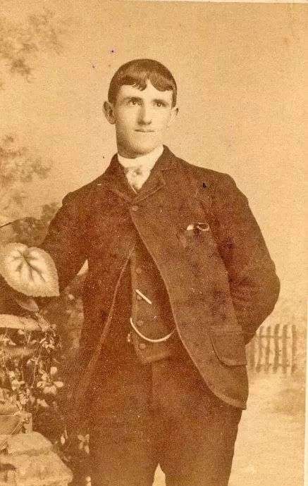 西服历史 西服历史