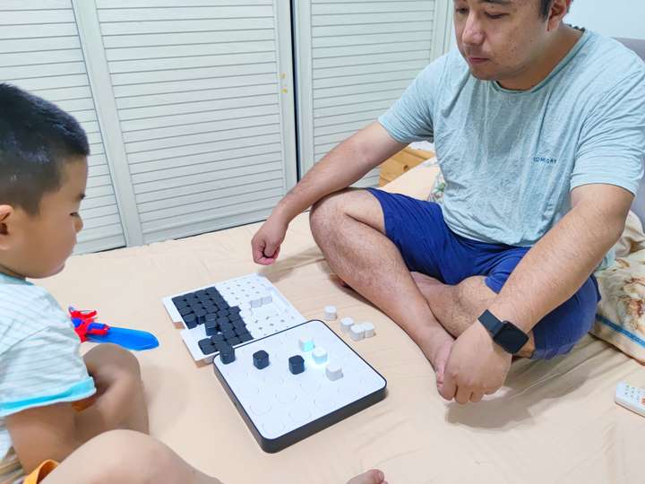 计客智能空间四子棋:有趣又智能,玩得停不下来