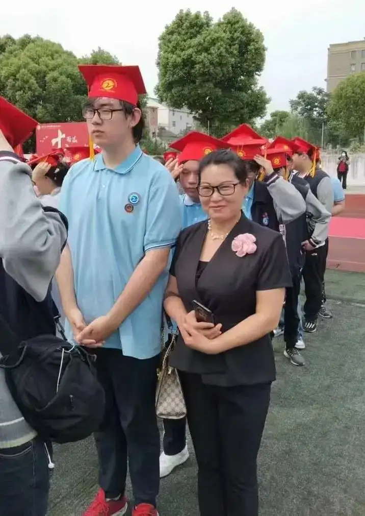 破茧成蝶:林天润的追光之旅(图2) 破茧成蝶:林天润的追光之旅(图2)