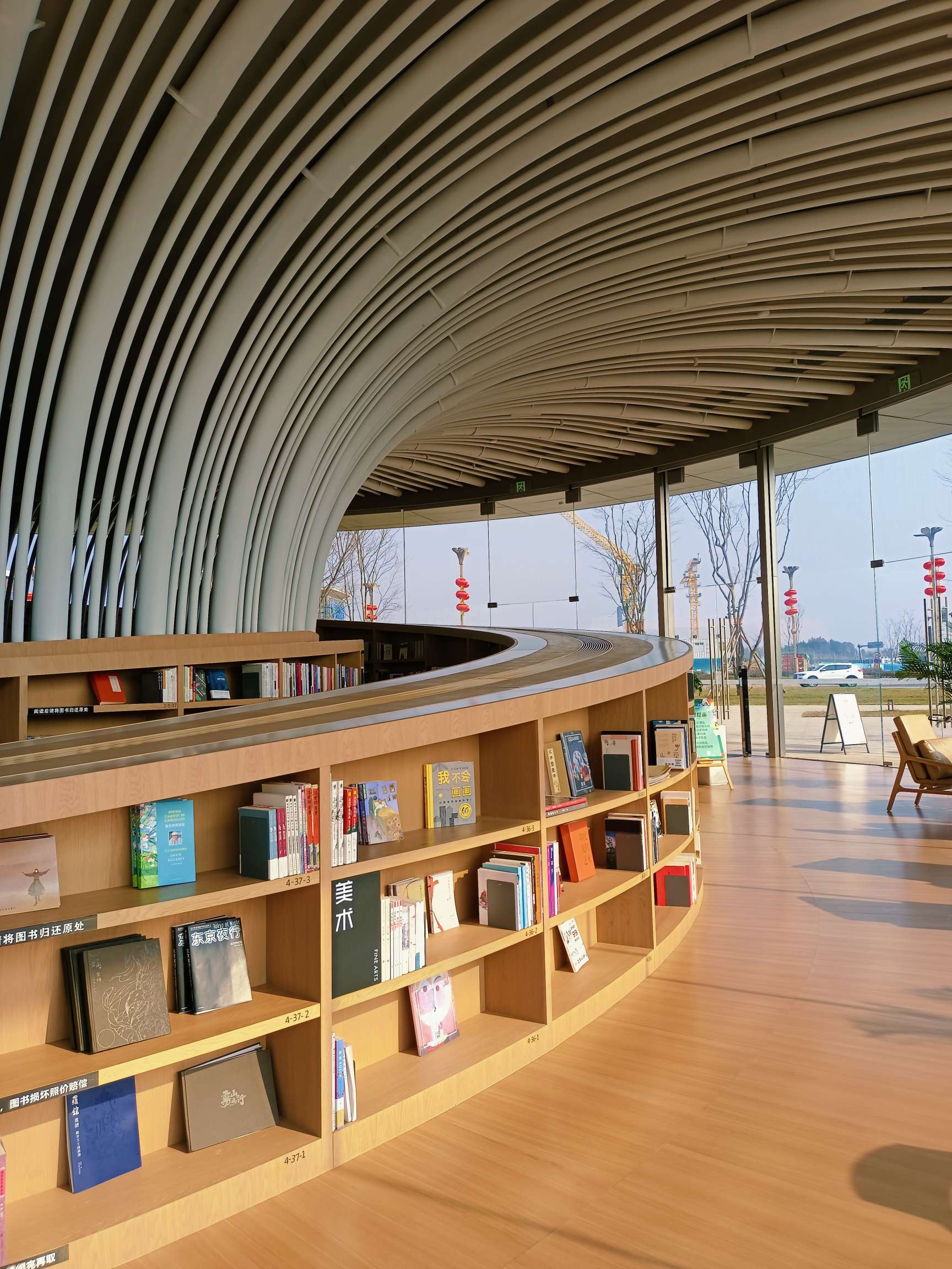 墨七荷 的想法: 成都云朵书店探店,太漂亮了吧! | #我身… - 知乎