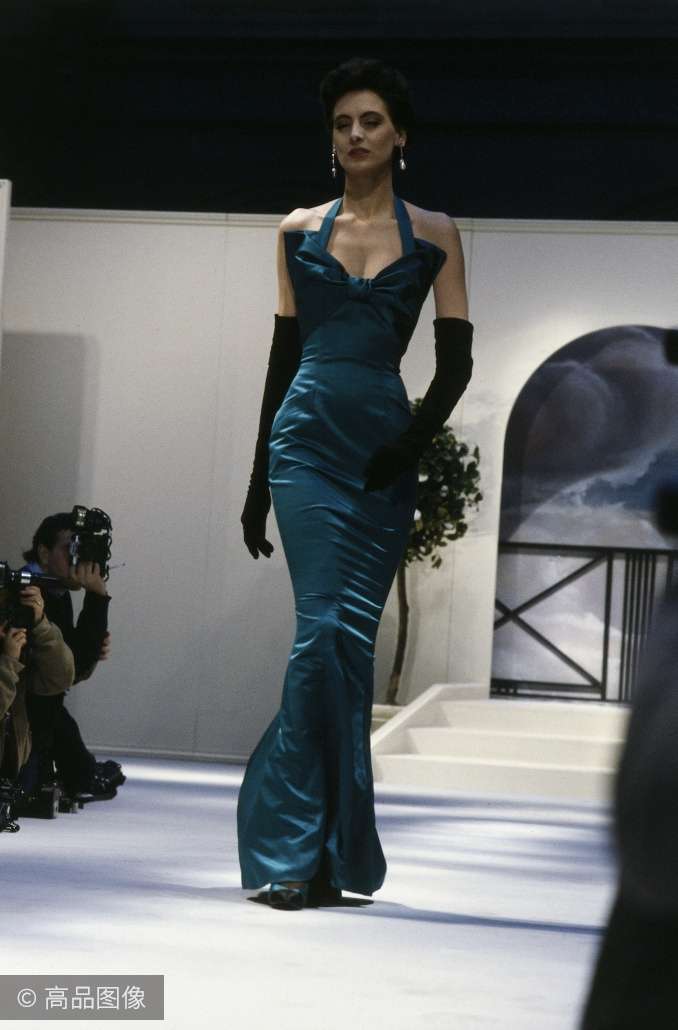 时尚鬼才卡尔 拉格斐50岁复活chanel 80年代服装流行至今 知乎