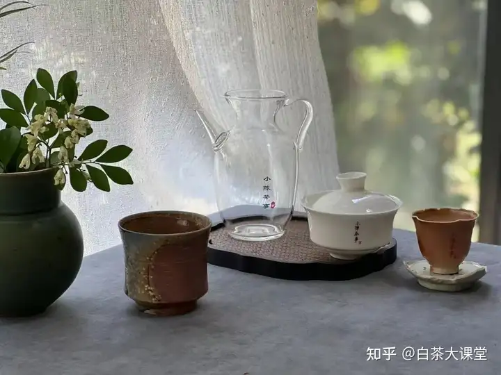 这都可以？（茶巾的织物以及商业用途是甚么）茶巾放在乌祖埃的甚么位置，茶盂、茶夹、茶巾、茶滤，这些茶桌上的小工具你晓得多少？，吉林吕圣索教育，