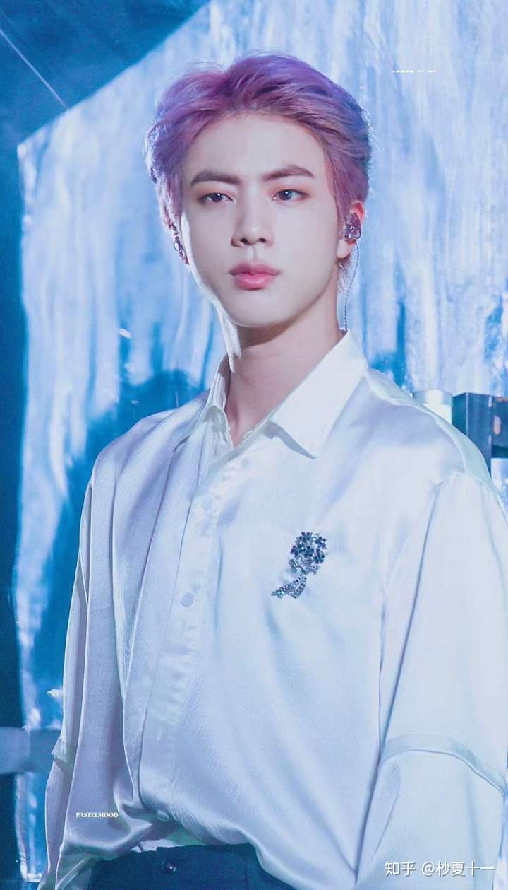 有哪些韩国爱豆让你觉得有贵族气质?