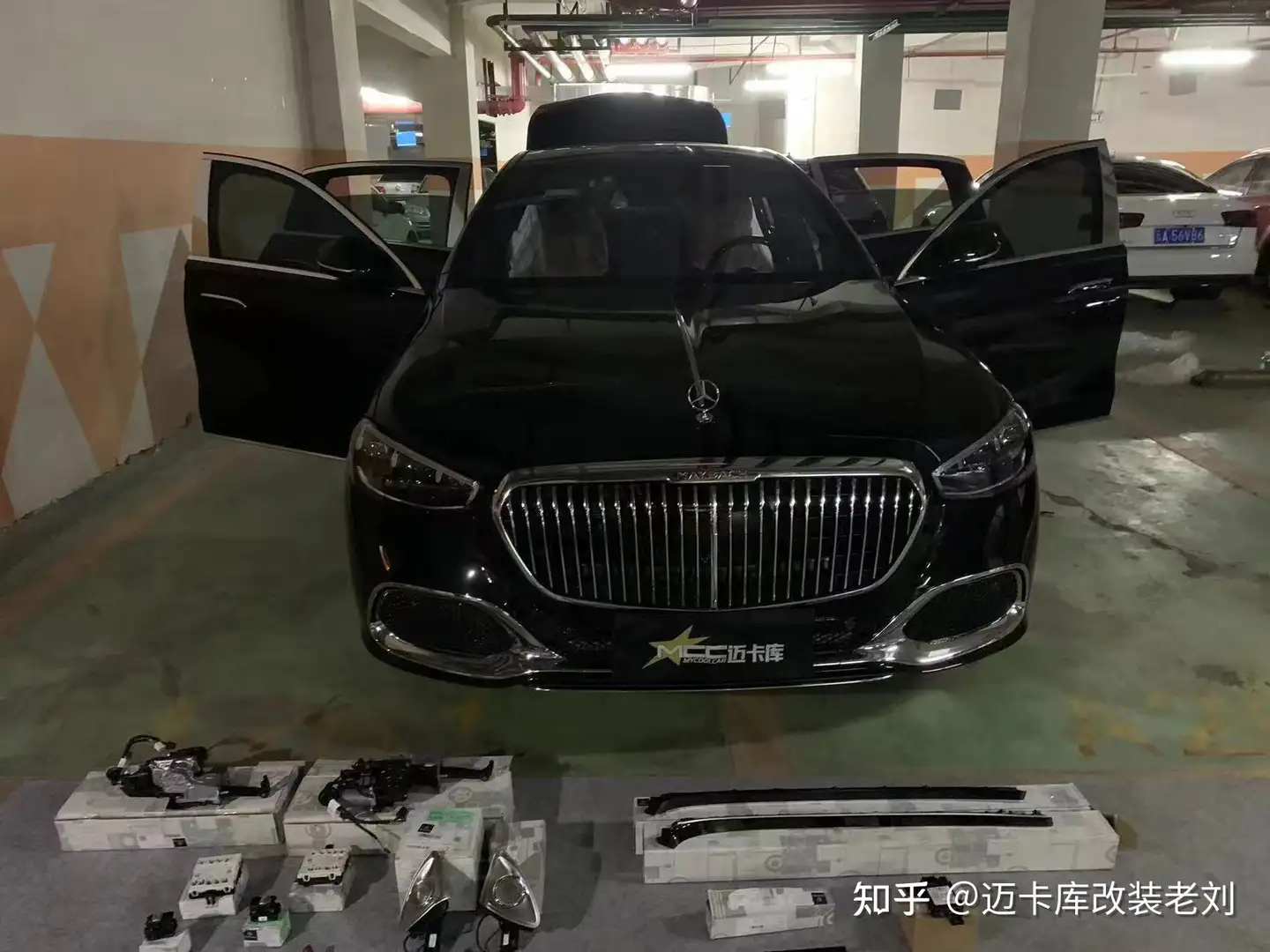 五百里滇池奔来眼底 22款迈巴赫s480升级主动式氛围灯 电动后门 4d旋转高音 知乎