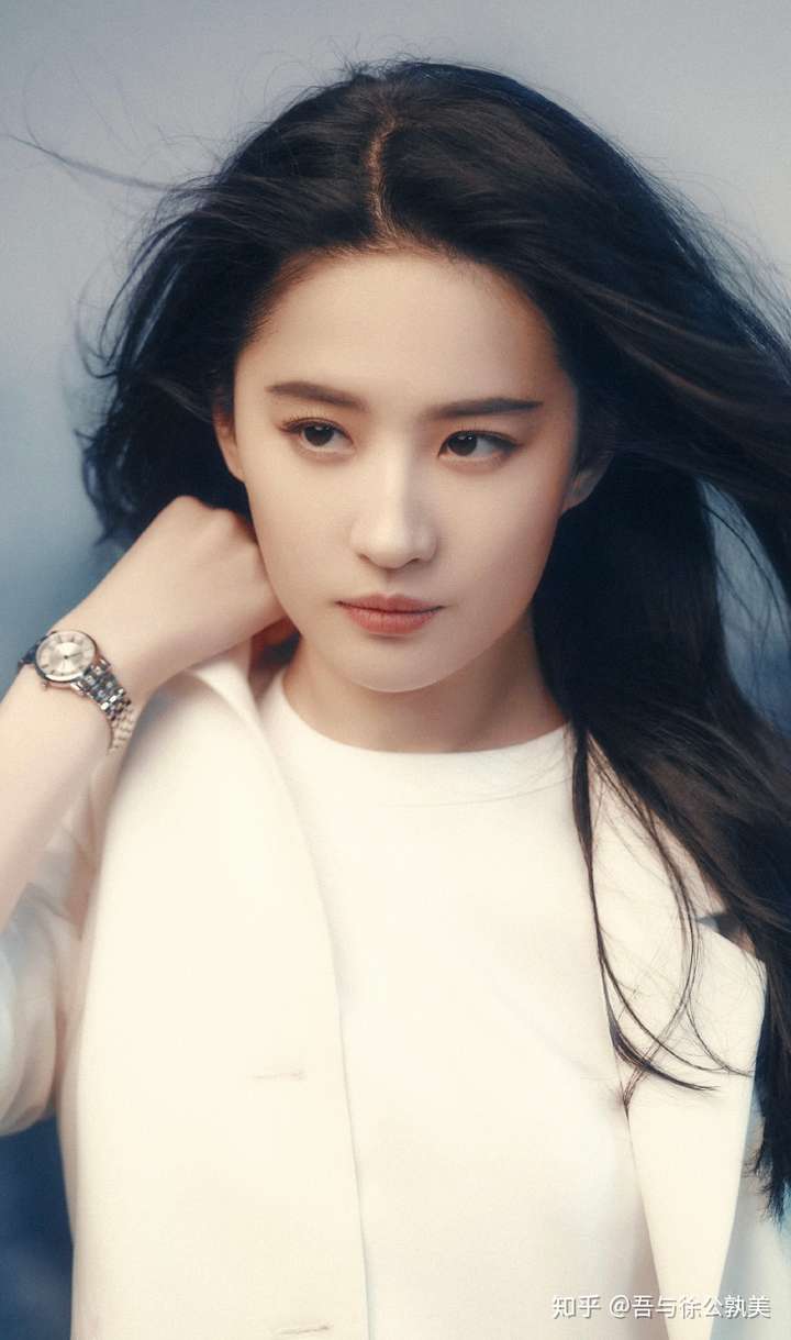 为什么刘亦菲颅骨那么高脸部重心却不在眉骨?