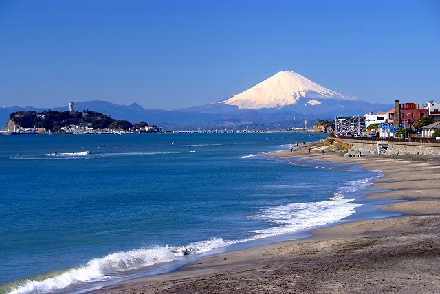 富士山好看还是神奈川海浪好看?