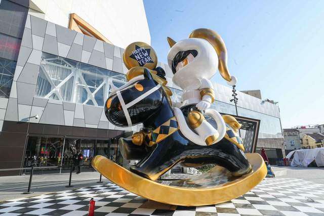 到底什么算是「潮玩」？国内外的潮玩文化有何区别？