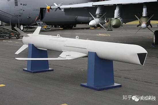 包括11个m142海马斯多管火箭炮系统(himars),135枚agm-84h增程型