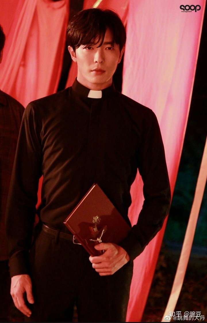 如何评价韩剧《鬼客》?