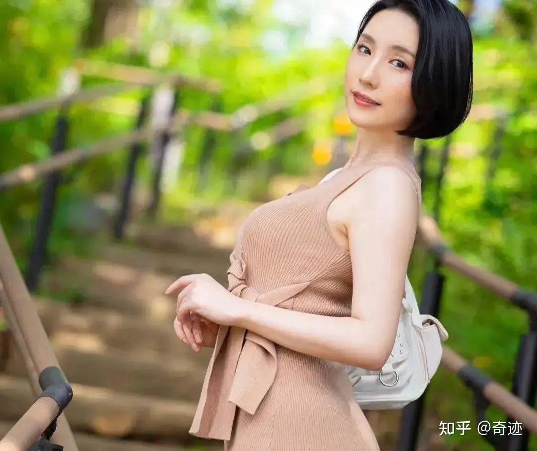 演技一流的熟女人妻：舞原圣- 知乎