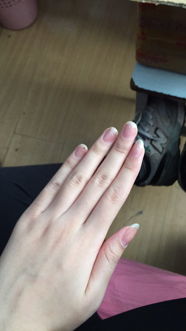 弹钢琴会使手指变得修长吗?