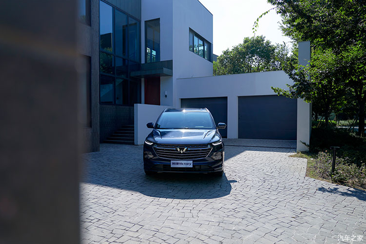 神车五菱换银标大4座mpv仅898万起五菱凯捷正式预售