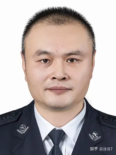 现任福建省莆田市人民政府党组成员,副市长,市公安局党委书记,局长