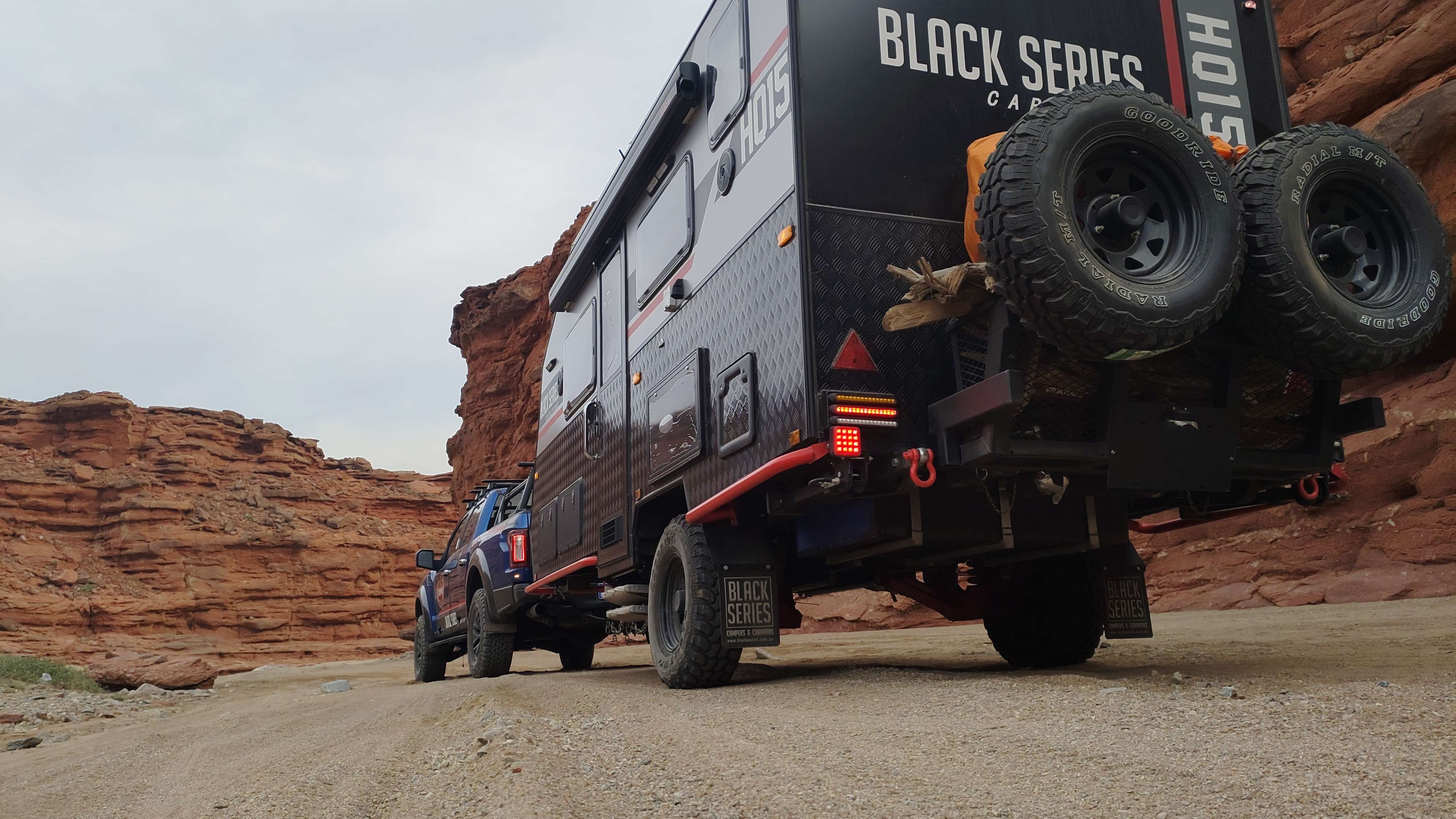 黑系房车小肉肉